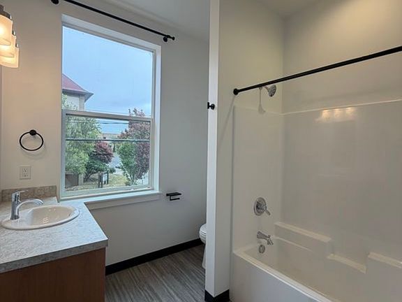 4th image of 116 Pacific Ave #203