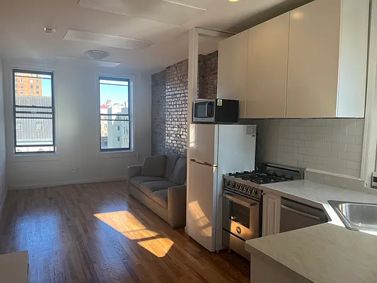 Rented by Anna Pastoressa, LREB | media 4