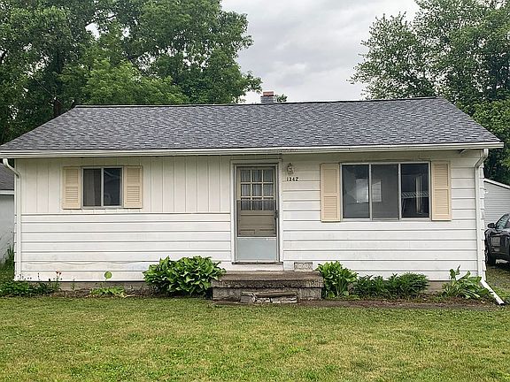 2nd image of 1342 Martha Ave