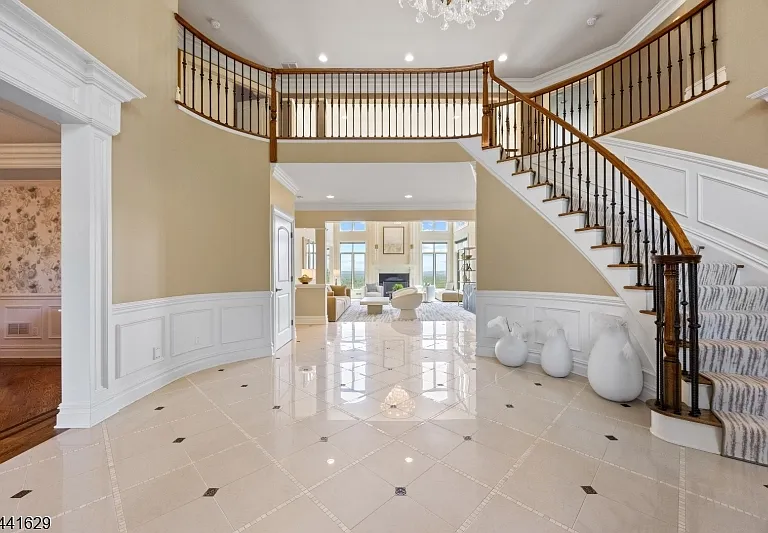 15 Adams Way — Photo 2
