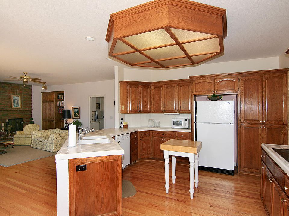 1st image of 5677 Oak Knoll Ln
