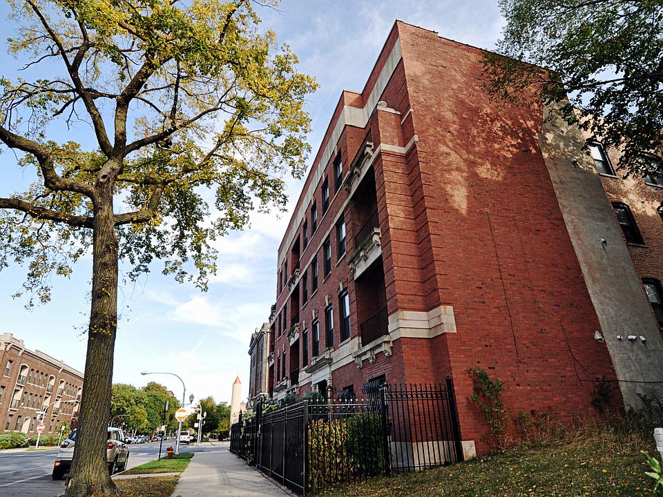 1st image of 525 E Oakwood Blvd APT 3