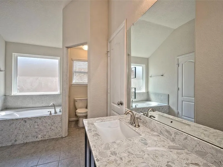 5106 Eagle Falls Ln — Photo 4