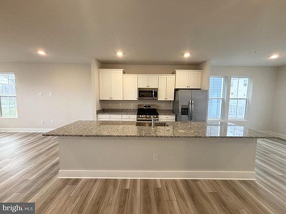 3rd image of 7260 Contee Rd