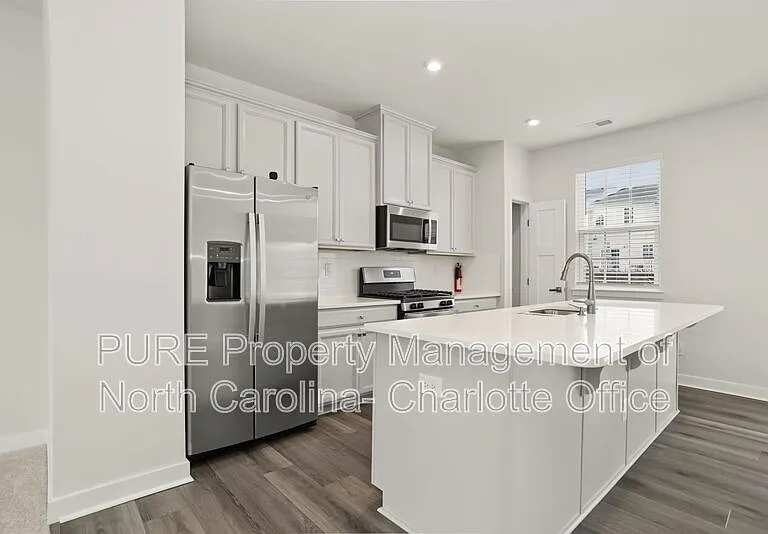 2140 Autumn Cyprus Ave — Photo 6