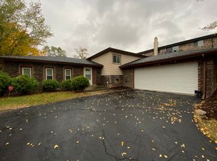 1023 E 194th St, Glenwood, IL
