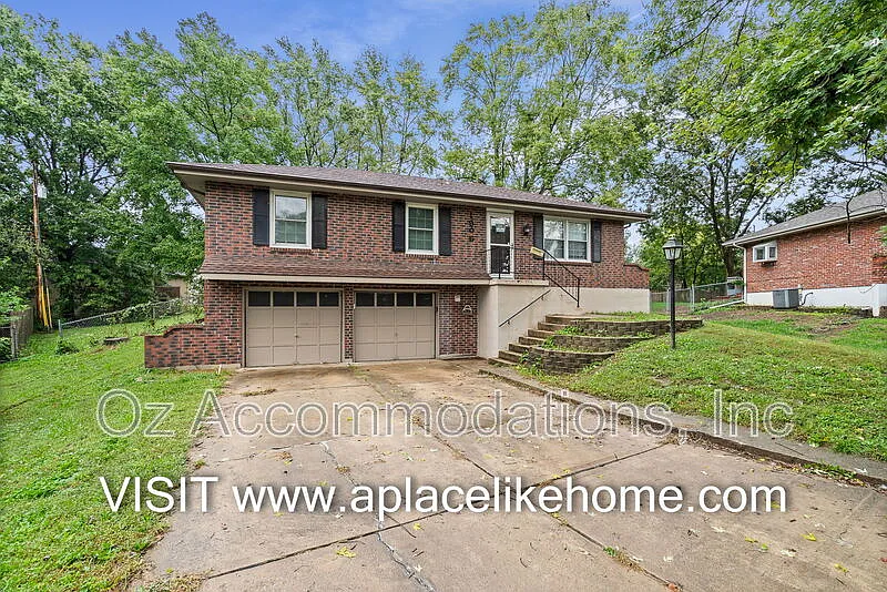 3 bed, 2.0 bath, 1575 sqft, $1,795 — Photo 3