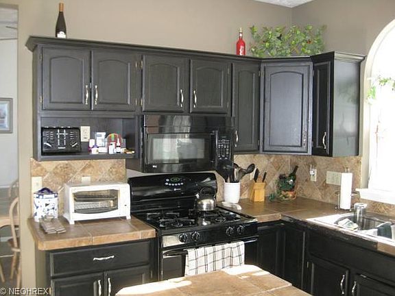 5th image of 27073 Glenside Ln