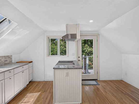 4th image of 114 School St #3