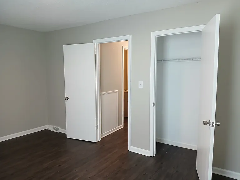 107 Kingsbury Ct #B — Photo 11