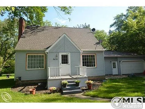 3470 Pleasant View Dr photo 1