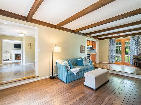 4th image of 4400 Canterbury Ln