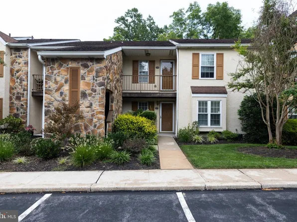274 Valley Stream Ln, Wayne, PA 19087