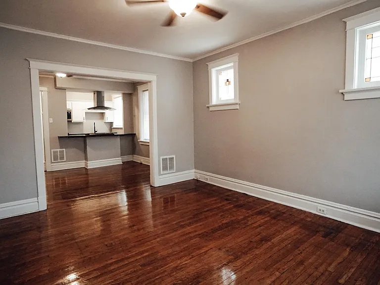 4976 Chippewa St #1W — Photo 16