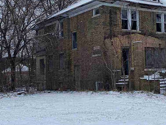 4940 Ivanhoe