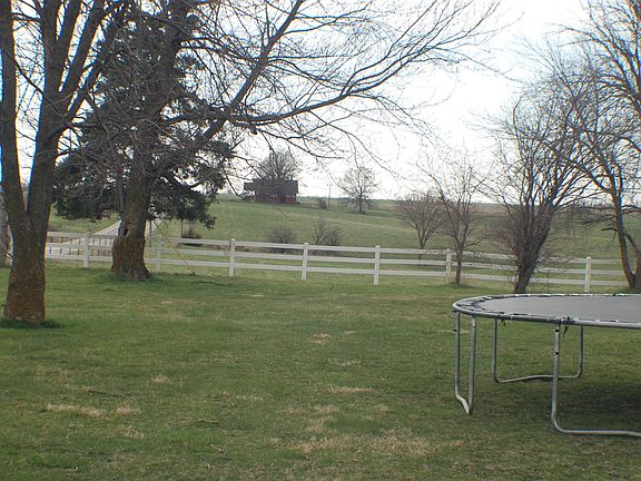 4th image of 28042 Us Highway 136