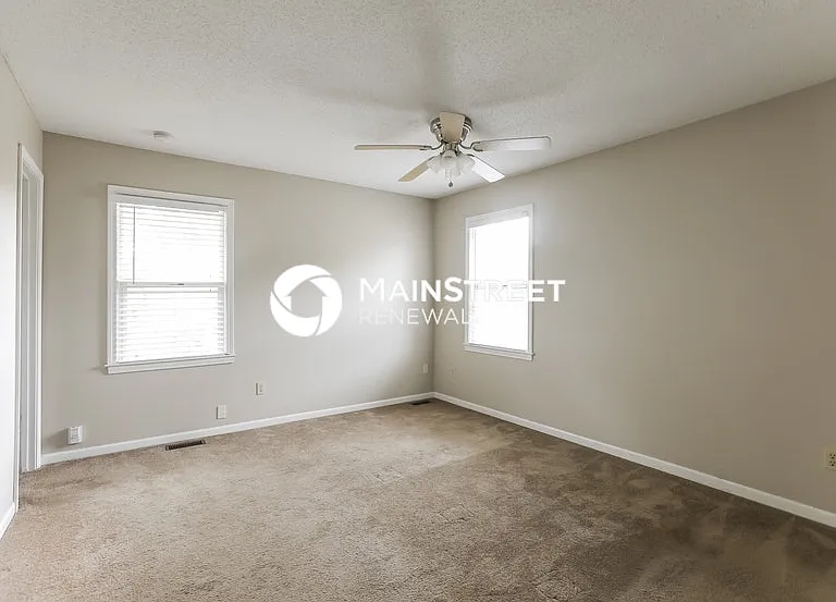 1523 NE Westwind Dr — Photo 13