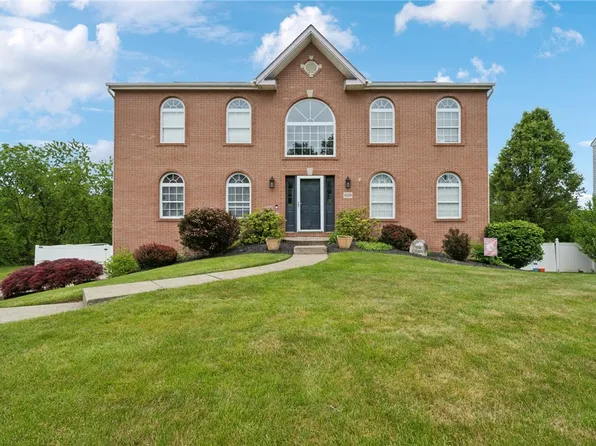 829 Emerald Dr, New Kensington, PA 15068