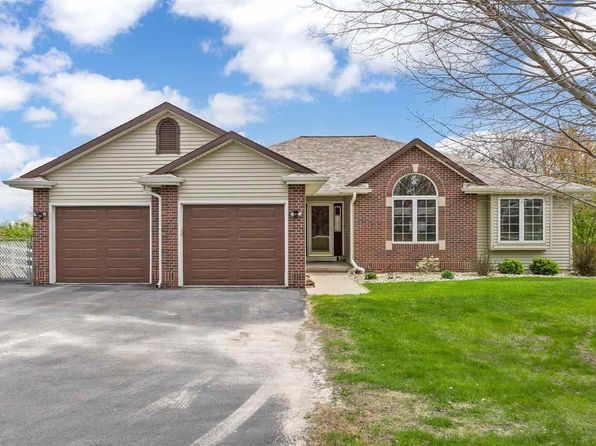 2528 Quincy Rd NE, Solon, IA 52333