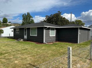 261 Pioneer Ave SE, Ephrata, WA 98823