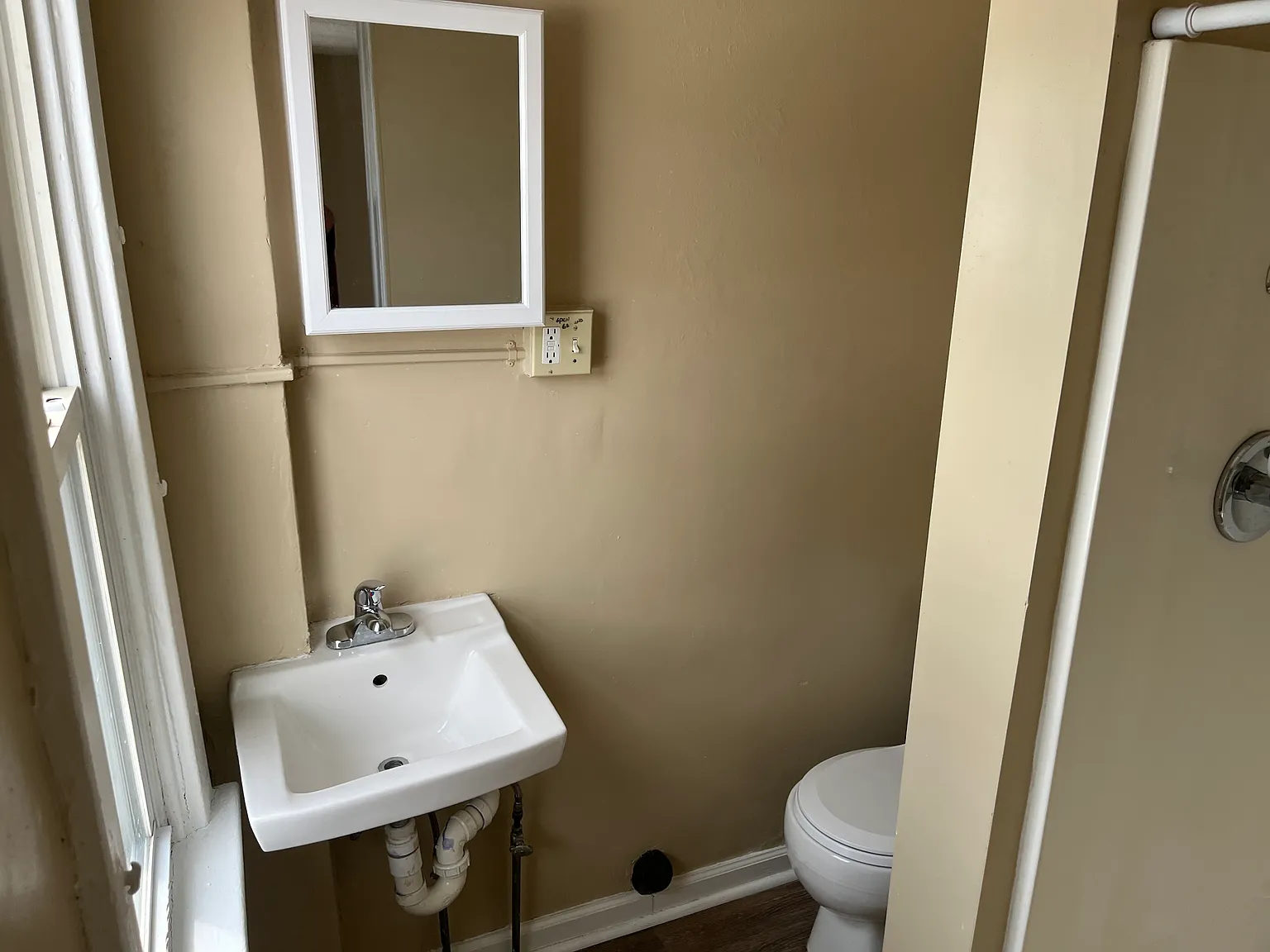 2 bed, 1.5 bath, 700 sqft, $1,200 — Photo 4