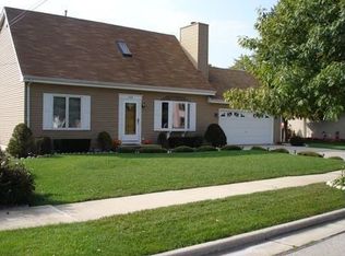 1717 82nd St, Kenosha, WI 53143