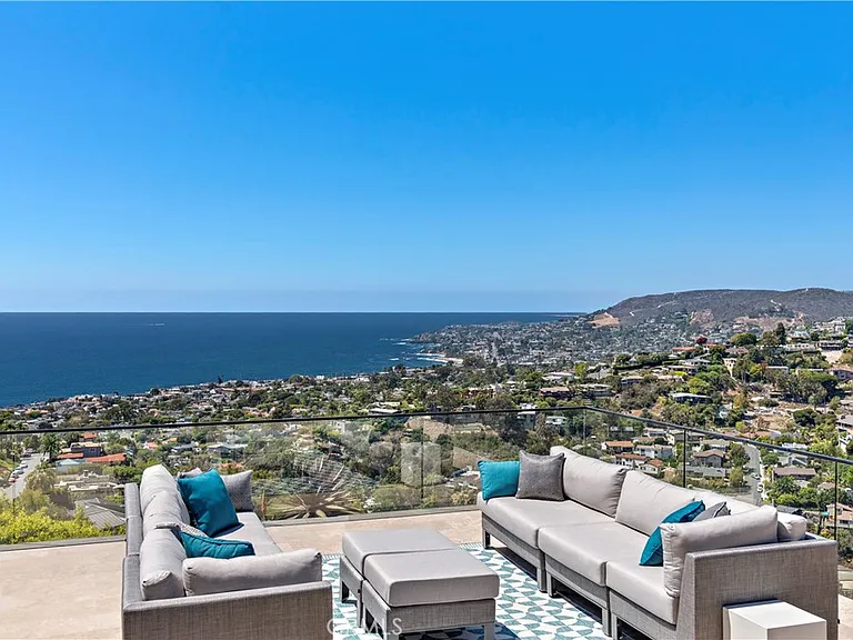 940 Summit Dr — Photo 41
