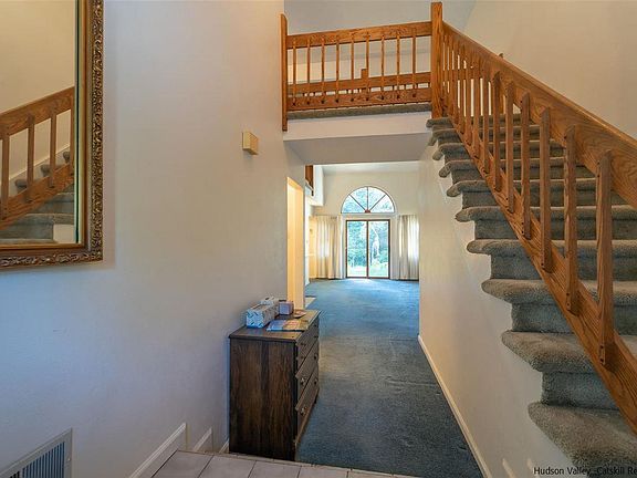 2nd image of 9 Cottonwood Dr