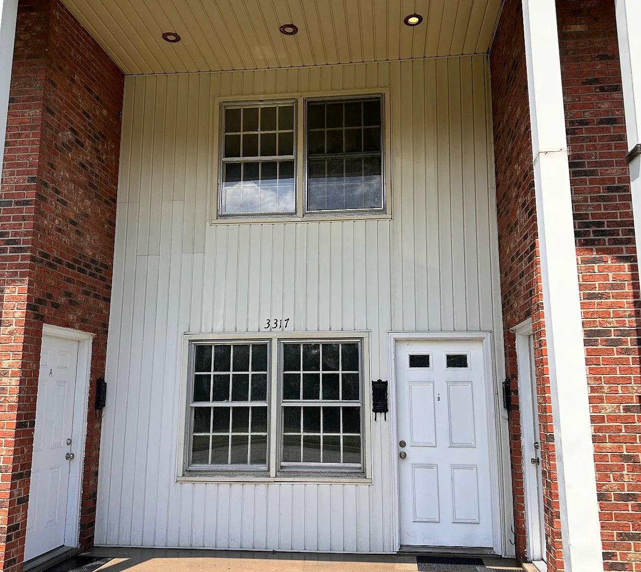 2 bed, 1.5 bath, 1250 sqft, $1,200 — Photo 1