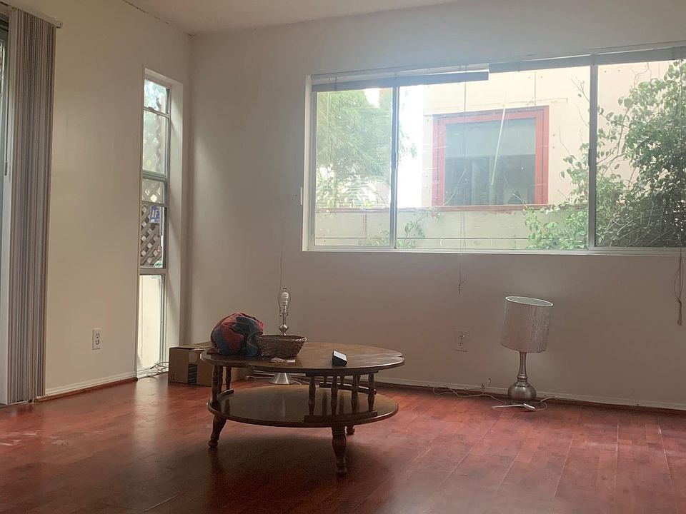 2nd image of 2420 Pacific Ave