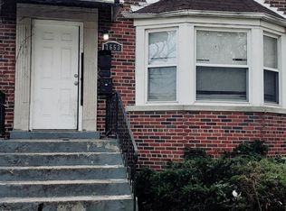 7653 S Dobson Ave #1, Chicago, IL 60619