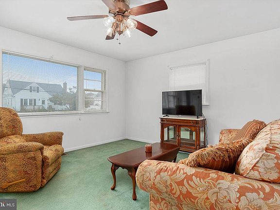 3rd image of 348 Devonshire Rd