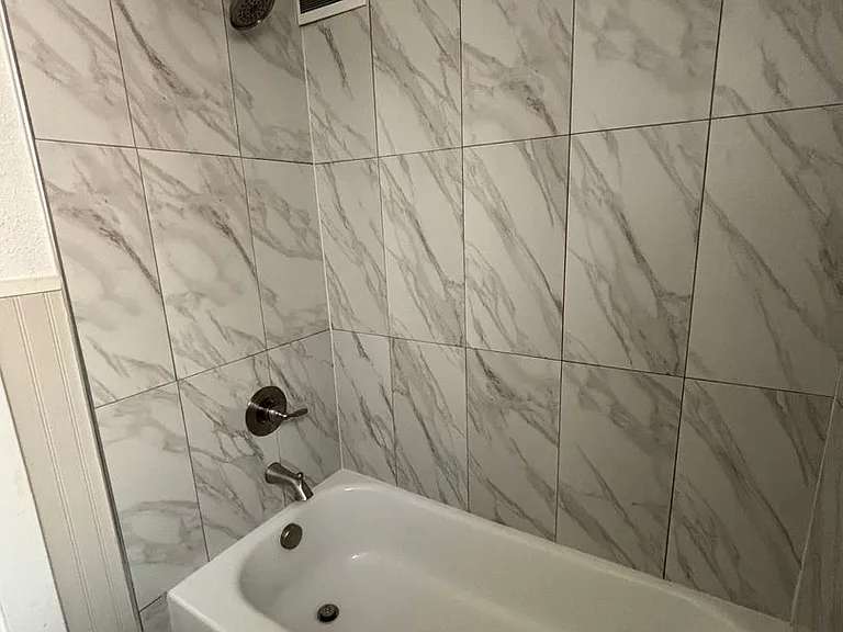 PM-254 1808 E 19th Street — Photo 17