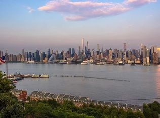 31 Hamilton Ave, Weehawken, NJ 07086