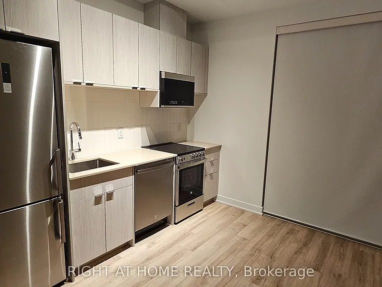 1660 Bloor St W #418 — Photo 18