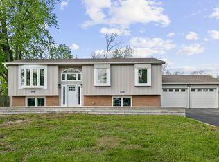 2824 Jonquil Ln, Woodridge, IL 60517