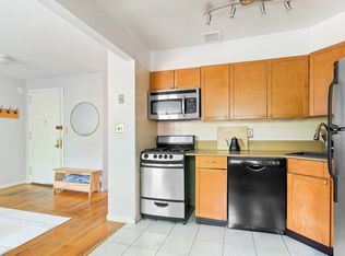 190 8th St #2B, Brooklyn, NY 11215