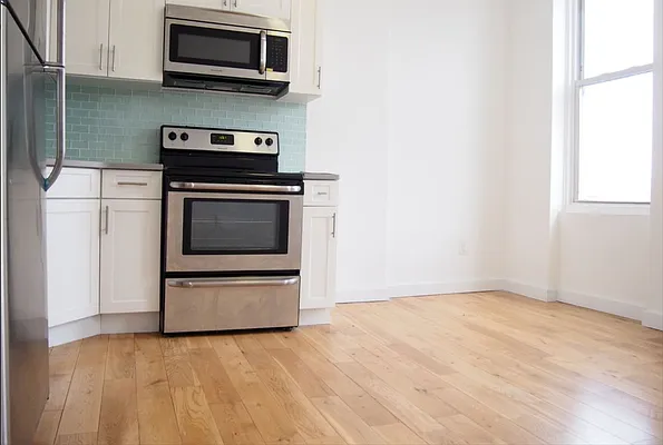 Rented by Evergreen Realty & Investments | media 17