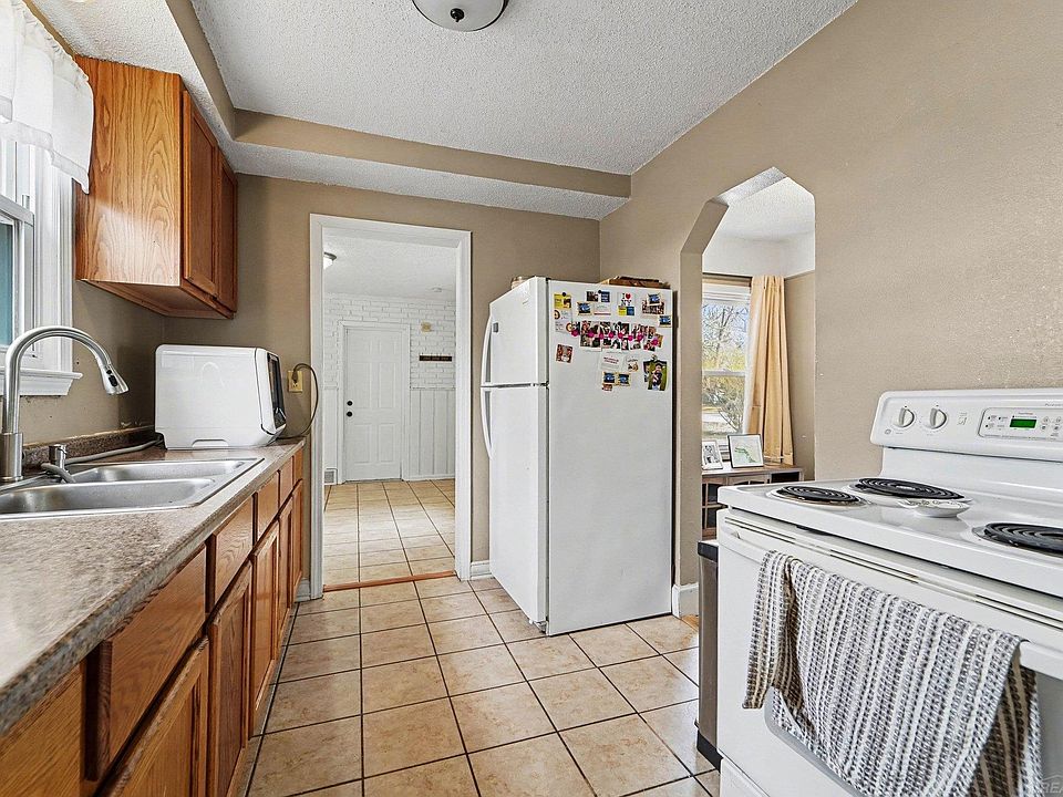 20620 Westhampton Ave, photo 6