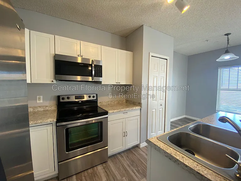 2076 Cypress Bay Blvd — Photo 6