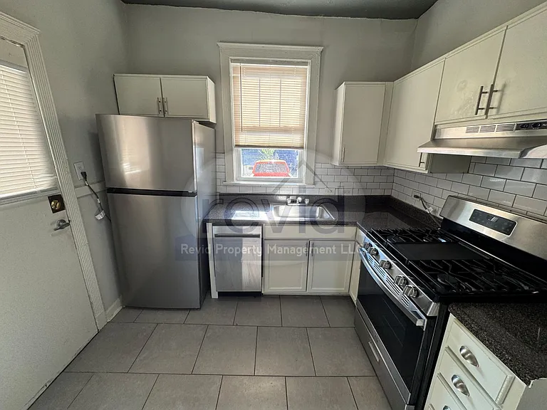 The Broadmoor Apartments — Photo 18