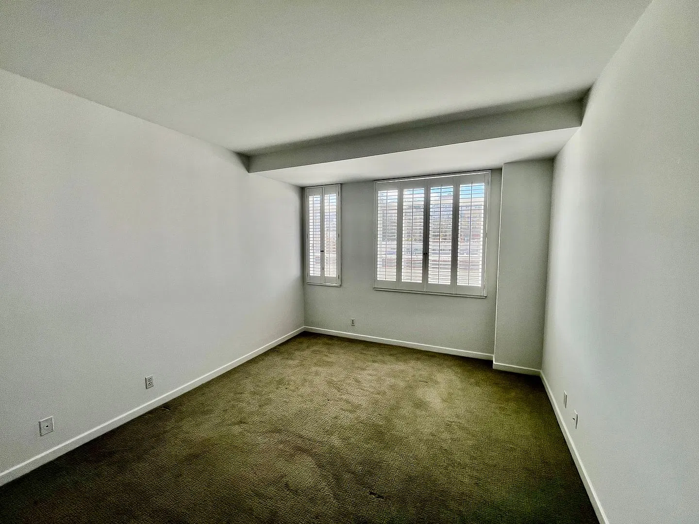 Bright, Updated Condo with In-Unit Laundry, Dual Balconies & Parking — Photo 4