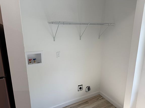 5th image of 1895 Kahn Ave APT B