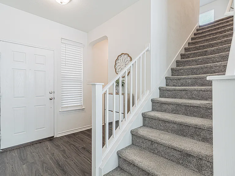 1518 Overlook Cv — Photo 12