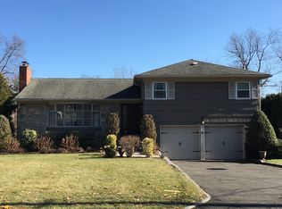 16 Dorchester Dr, Rye Brook, NY 10573