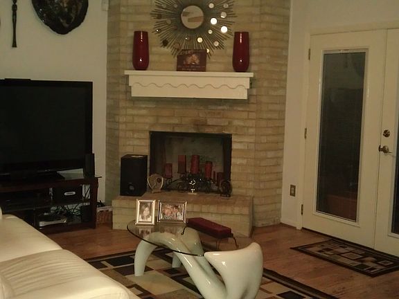 2nd image of 2703 Walnut Hollow St