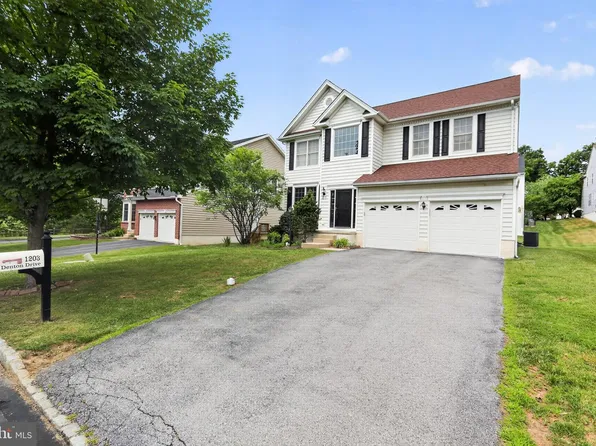 1203 Denton Dr, Chester Springs, PA 19425
