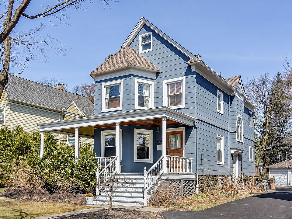 1st image of 205 Lorraine Ave