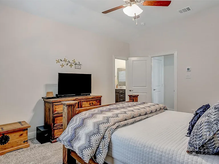 7205 Windy Meadow Dr — Photo 19