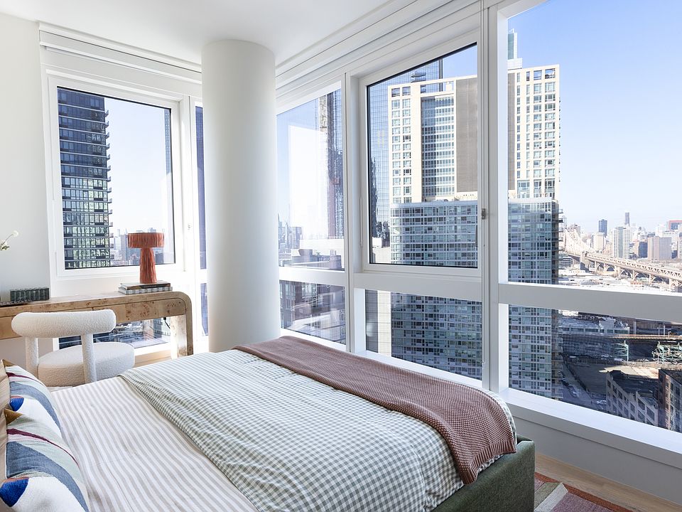 1st image of 2701 Jackson Ave #25A